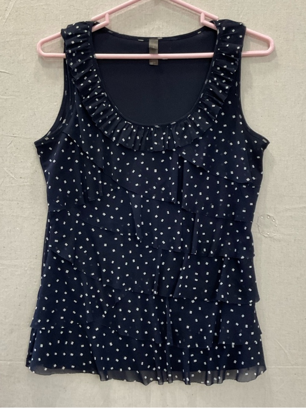 Denver Hayes navyblue ruffle- tiered  sleeveless blouse – size small A+ plus